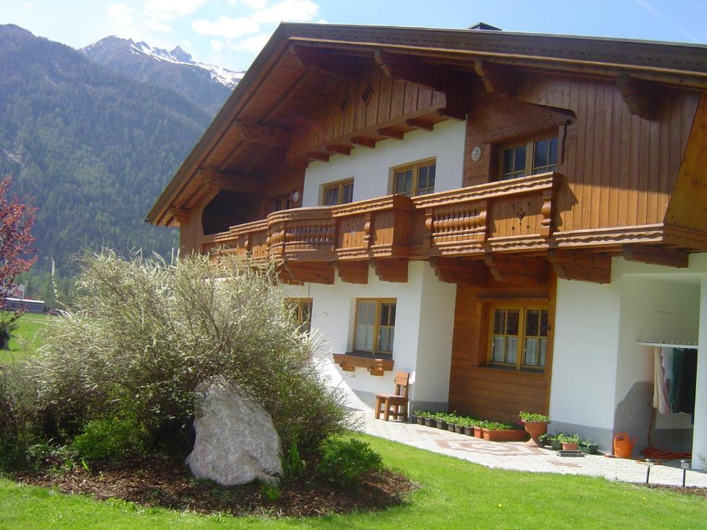 Gstreinhof Langenfeld Bagian luar foto