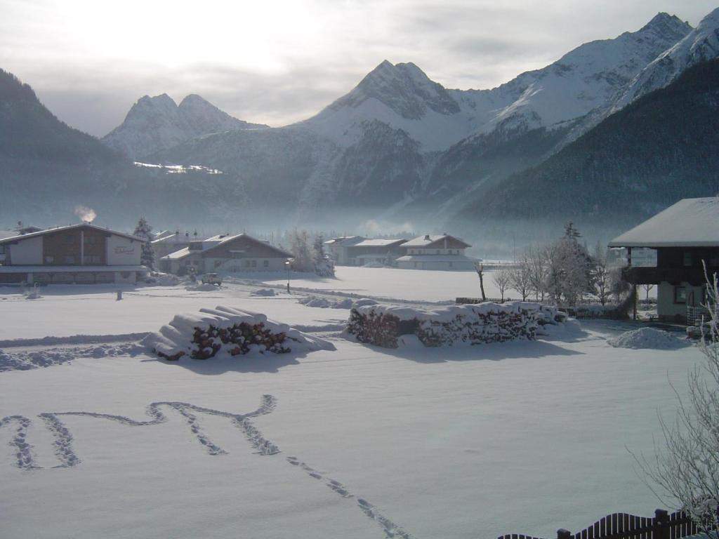 Gstreinhof Langenfeld Ruang foto
