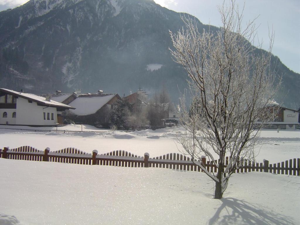 Gstreinhof Langenfeld Ruang foto