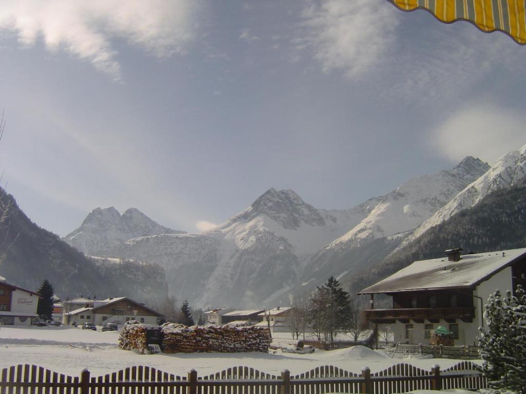 Gstreinhof Langenfeld Ruang foto